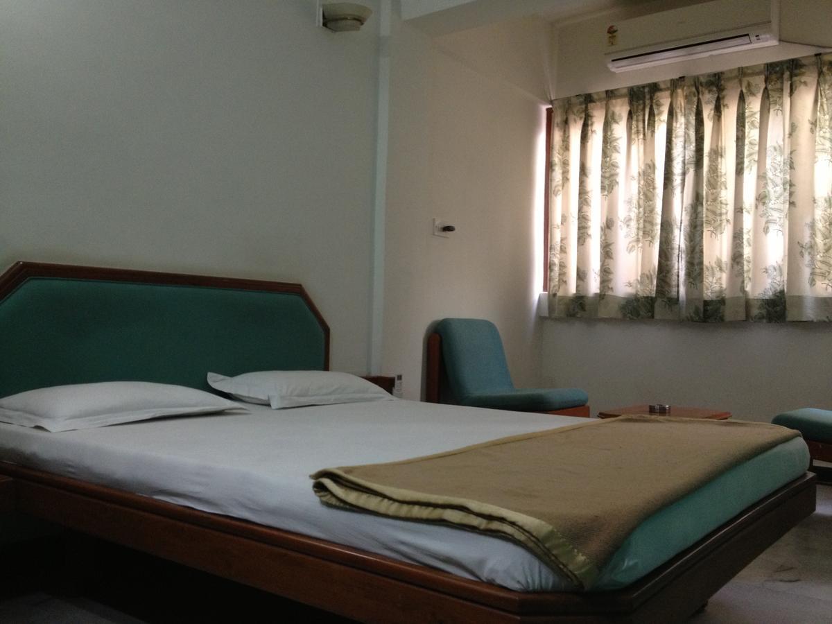 Hotel Grg Vadodara Dış mekan fotoğraf