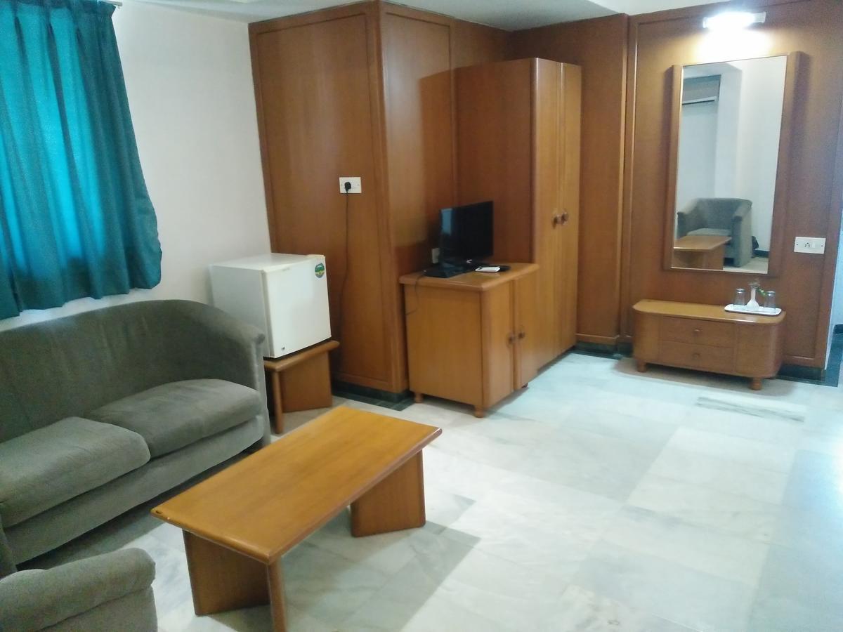 Hotel Grg Vadodara Dış mekan fotoğraf